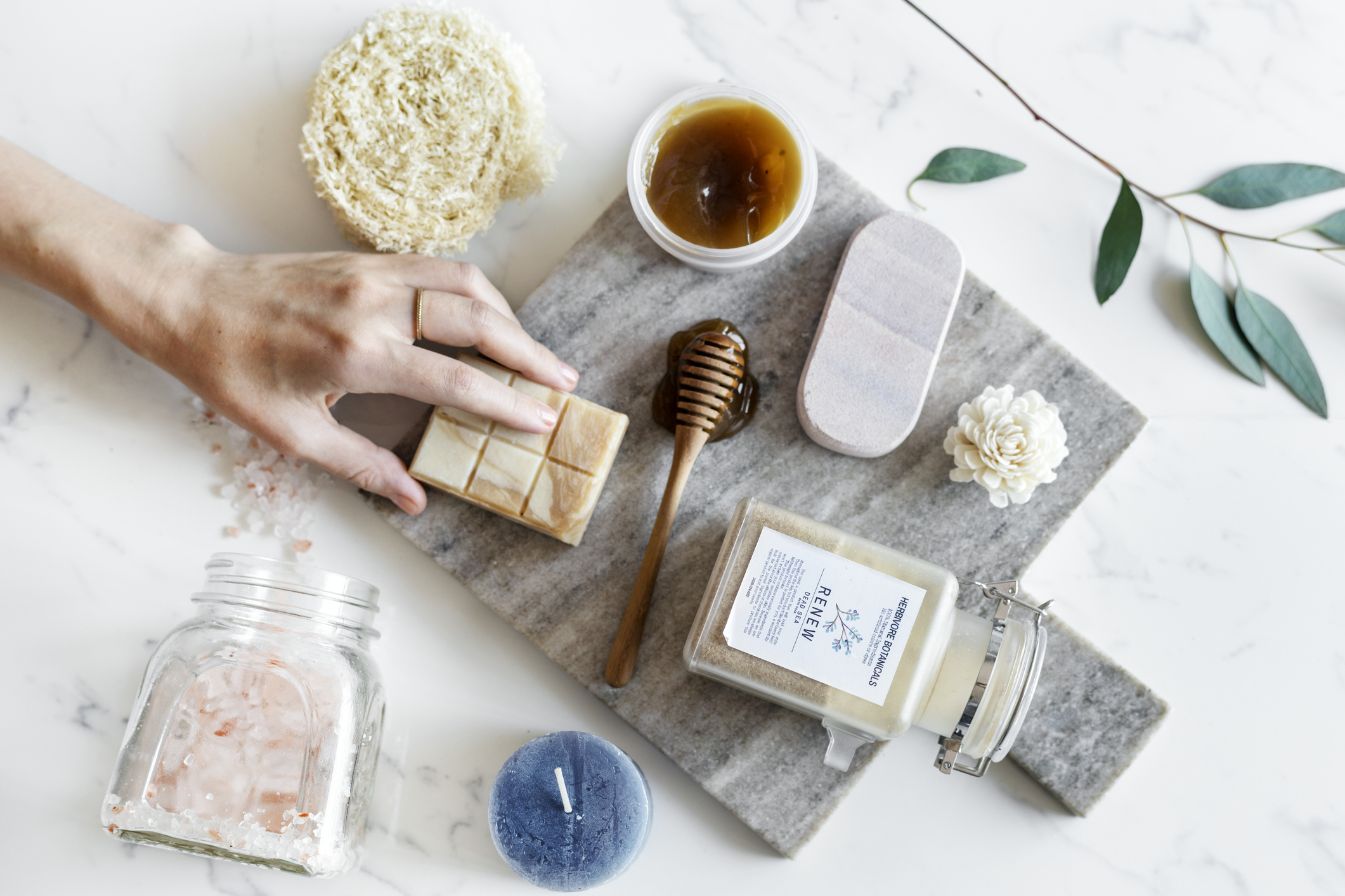 Flat lay of spa treatment set
***These are our own 3D generic designs. They do not infringe on any copyrighted designs.***